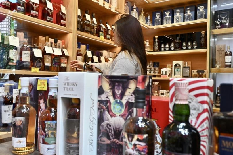 促進烈酒貿易 推動總部經濟發展 促進烈酒貿易 推動總部經濟發展