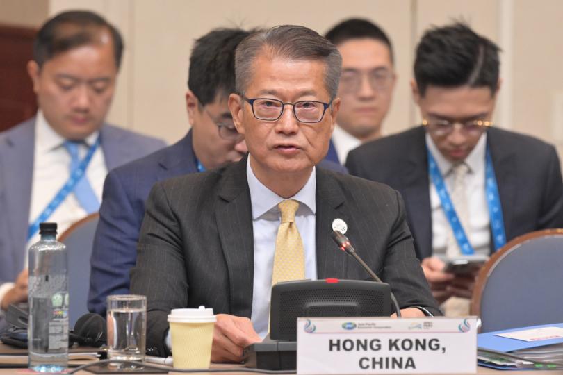 分享優勢:  陳茂波在亞太經合組織財長會議上發言。