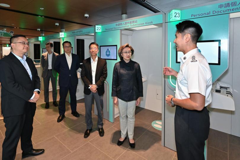 楊何蓓茵訪入境處 楊何蓓茵訪入境處