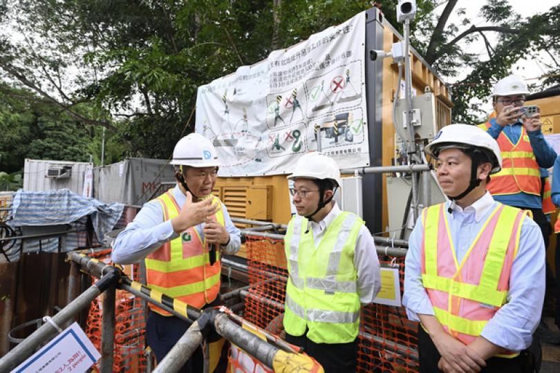 孫玉菡視察地盤推廣職安健 孫玉菡視察地盤推廣職安健