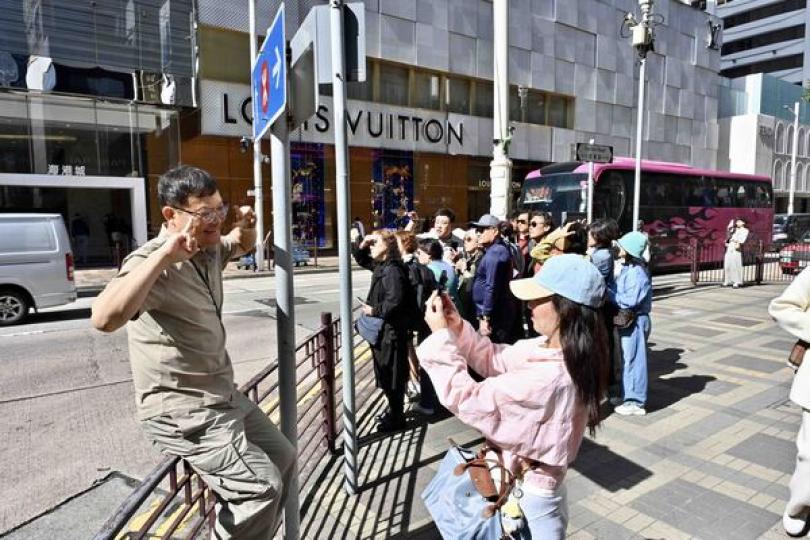 受惠一簽多行 內地訪港旅客增 受惠一簽多行 內地訪港旅客增