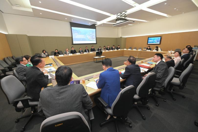 孫東主持會議商討創科產業發展 孫東主持會議商討創科產業發展