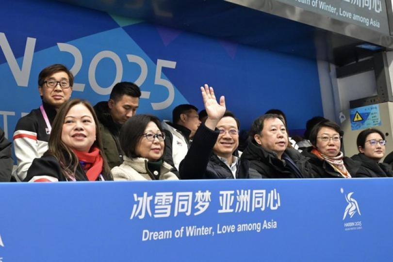 李家超為亞冬會香港運動員打氣 李家超為亞冬會香港運動員打氣