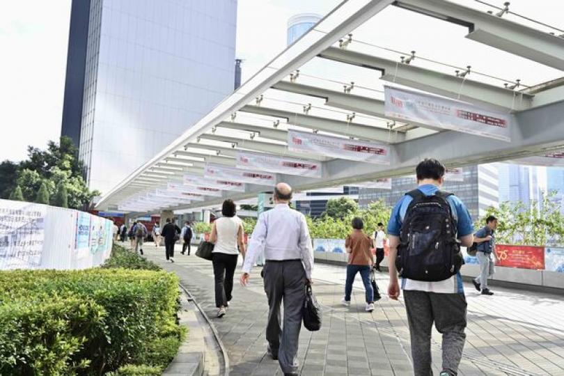 陳茂波:公務員凍薪經綜合考慮 陳茂波:公務員凍薪經綜合考慮