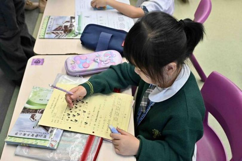 蔡若蓮︰學齡人口下降屬結構性 蔡若蓮︰學齡人口下降屬結構性