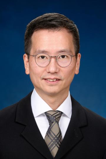 新挑戰:  何鎮雄4月13日出任屋宇署署長。