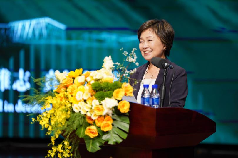 率先垂範:  蔡若蓮致辭時說，北師港浸大為內地與香港兩地合作辦學提供良好的示範。 