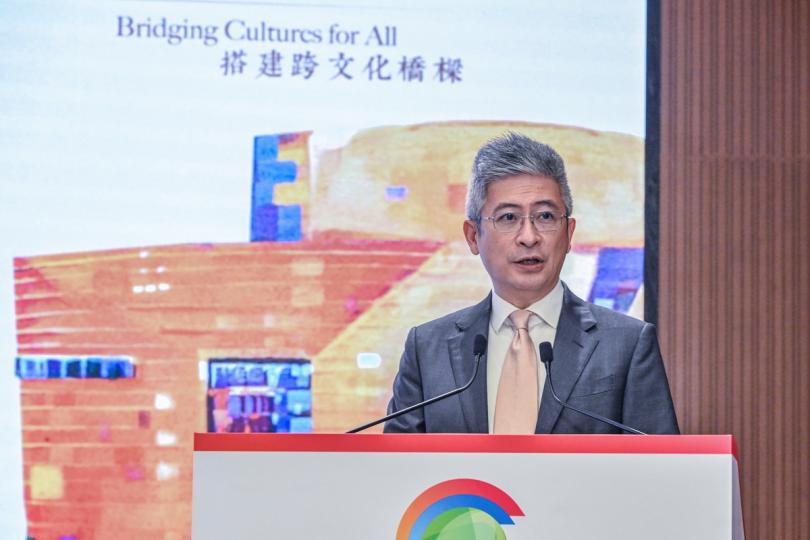 分享見解:  劉震在「從連繫到共創：建立協作平台」專題會議上致辭。
