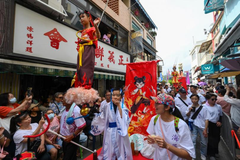 飄色巡遊 熱鬧歡騰