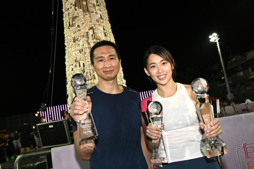 得獎健兒: 本屆「包山王」和「包山后」得主分別為郭嘉明(左)和龔子珊。 得獎健兒: 本屆「包山王」和「包山后」得主分別為郭嘉明(左)和龔子珊。
