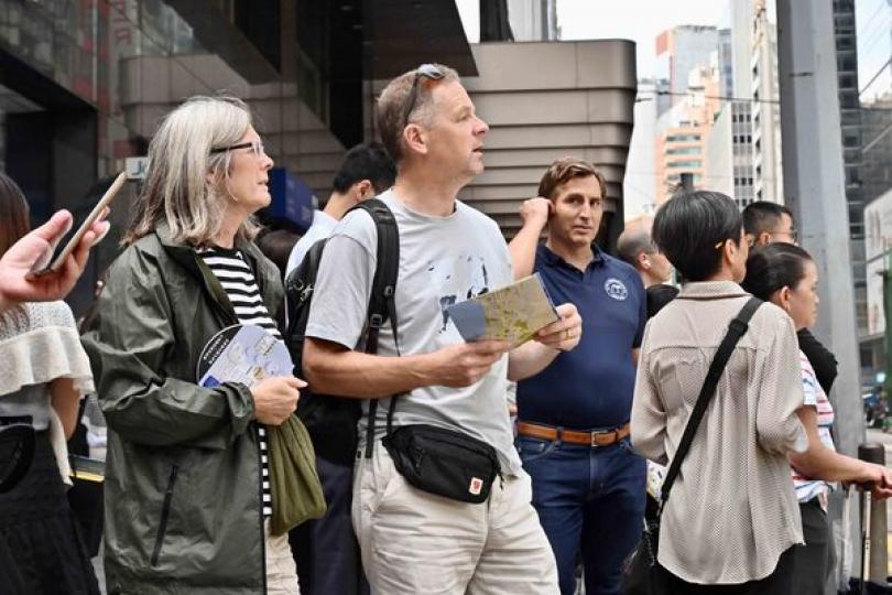 訪港旅客人數可觀 令人鼓舞