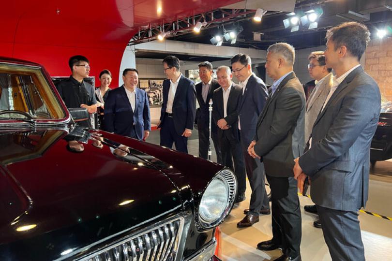 孫東長春訪汽車企業 孫東長春訪汽車企業