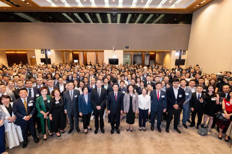李家超籲企業把握香港無限機遇 李家超籲企業把握香港無限機遇