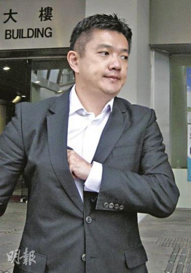 Mackay Holdings Limited前董事兼香港辦事處負責人康博智（圖），昨就欠薪傳票出庭應訊。（利嘉茵攝）