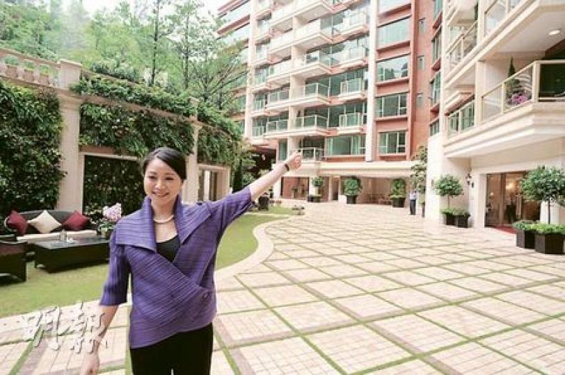 信置劉貴玉表示，「承峰」的整體設計意念源自英倫的大宅，而集團在打造屋苑的綠化園林上，耗資約3000萬元。（劉焌陶攝）