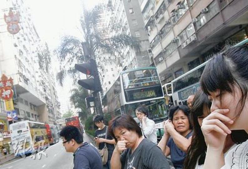 軒尼詩道兩旁大廈林立，汽車廢氣無處擴散，空氣污染程度成為全港繁忙街道之冠。（林振東攝）