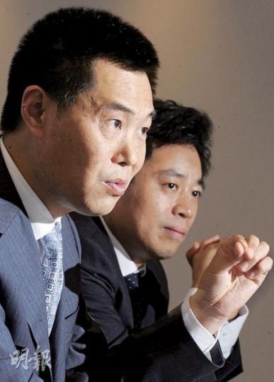 華耐主席徐葉君（左）表示，公司會針對鋼鐵廠的需求，研發更貼切合客戶需求的高端產品。右為公司執行董事兼技術總監張蘭銀。（劉焌陶攝）