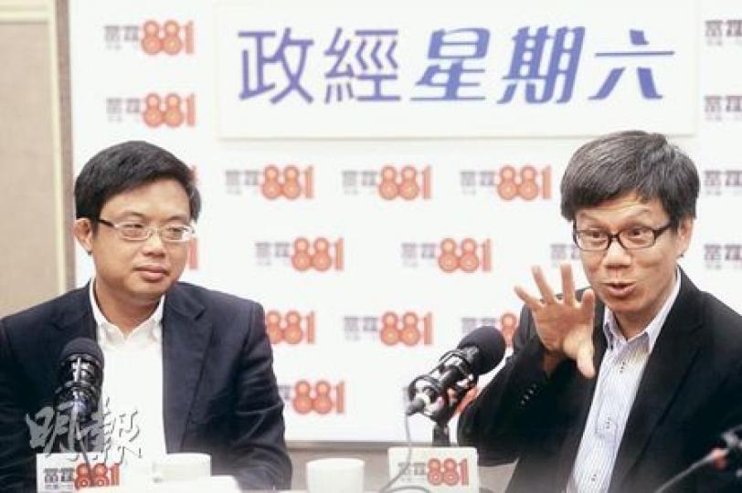 政改一役，民主黨涂謹申（左）與鄭家富（右）由黨友變為盟友。鄭家富退黨後叮囑民主黨，要小心處理授勳、回鄉證等問題，以免招人話柄。（尹錦恩攝）