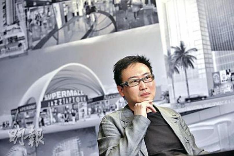 政府鼓勵活化工廈,建築師李英傑(圖)指重建比改建更能發揮成效,而透過創意的建築和設計,重建的物業可以提升價值,從而爭取最大的回報。(朱永倫攝) 政府鼓勵活化工廈,建築師李英傑(圖)指重建比改建更能發揮成效,而透過創意的建築和設計,重建的物業可以提升價值,從而爭取最大的回報。(朱永倫攝)