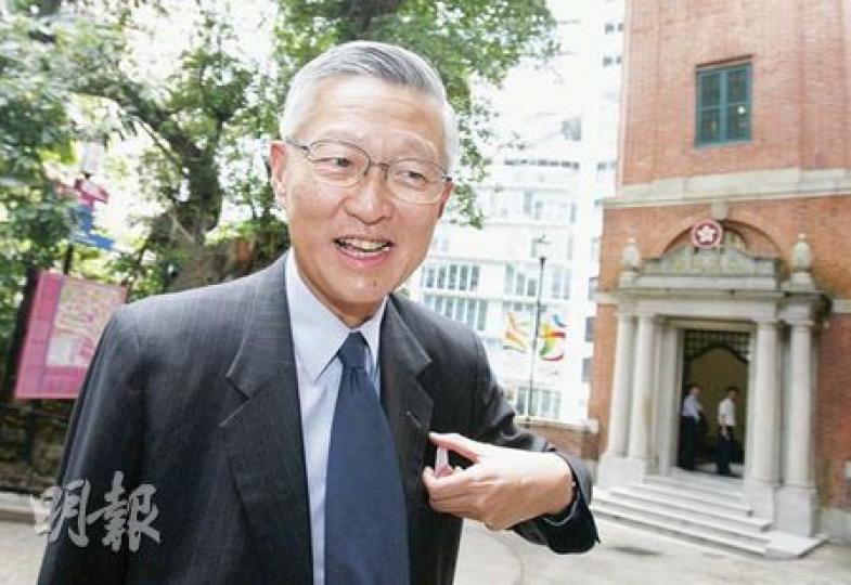 李國能即將離開工作十多年的終審法院,今日出席告別儀式後,他仍要繼續上班,昨日他向記者淡然說,沒有感到不捨。(林振東攝) 李國能即將離開工作十多年的終審法院,今日出席告別儀式後,他仍要繼續上班,昨日他向記者淡然說,沒有感到不捨。(林振東攝)