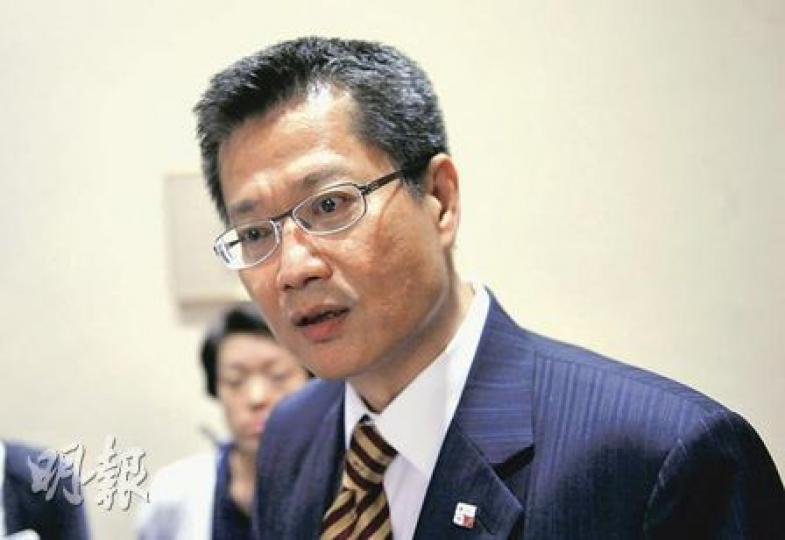 會計界陳茂波(圖)及專業會議梁美芬(圖2),因不滿政府廢除行業委員會條例的方法,就政府的修訂分別提反對及棄權票,終令該修訂遭否決。 (朱永倫攝) 會計界陳茂波(圖)及專業會議梁美芬(圖2),因不滿政府廢除行業委員會條例的方法,就政府的修訂分別提反對及棄權票,終令該修訂遭否決。 (朱永倫攝)