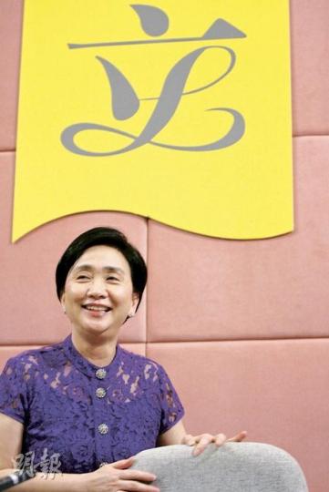 財會主席劉慧卿促請政府汲取高鐵事件的經驗,日後盡早提交資料給議員研究。(郭慶輝攝) 財會主席劉慧卿促請政府汲取高鐵事件的經驗,日後盡早提交資料給議員研究。(郭慶輝攝)