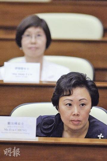 運輸及房屋局長鄭汝樺表示,若政府立法規管樓宇銷售,估計需要兩至三年時間。(劉焌陶攝) 運輸及房屋局長鄭汝樺表示,若政府立法規管樓宇銷售,估計需要兩至三年時間。(劉焌陶攝)