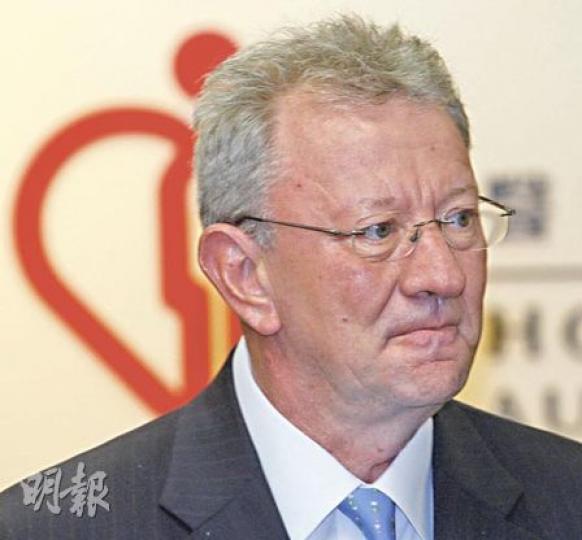 醫管局行政總裁蘇利民以外父患癌病,需要返回澳洲照顧家人為由,向醫管局主席胡定旭辭職。(李紹昌攝) 醫管局行政總裁蘇利民以外父患癌病,需要返回澳洲照顧家人為由,向醫管局主席胡定旭辭職。(李紹昌攝)