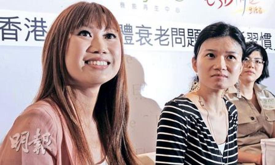 31歲的Suki(左)及35歲的Emily(中)早前均覺得身體機能有毛病,後來改變飲食習慣,現時兩人的實際年齡與生理年齡相若。(劉焌陶攝) 31歲的Suki(左)及35歲的Emily(中)早前均覺得身體機能有毛病,後來改變飲食習慣,現時兩人的實際年齡與生理年齡相若。(劉焌陶攝)