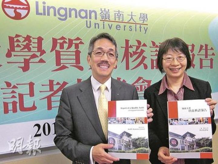 教資會質保局昨公布《嶺南大學質素核證報告》,向嶺大提出十大讚揚及十大建議,並關注其宿舍噪音及Wi-Fi未能全面覆蓋校園問題。嶺大協理副校長陳增聲(左)和行政及教務處長曾戴慕愛(右)表示,校方將在宿舍設立安靜區,並改善無線寬頻系統,相信有助改善Wi-Fi盲點。(陳嘉婉攝) 教資會質保局昨公布《嶺南大學質素核證報告》,向嶺大提出十大讚揚及十大建議,並關注其宿舍噪音及Wi-Fi未能全面覆蓋校園問題。嶺大協理副校長陳增聲(左)和行政及教務處長曾戴慕愛(右)表示,校方將在宿舍設立安靜區,並改善無線寬頻系統,相信有助改善Wi-Fi盲點。(陳嘉婉攝)