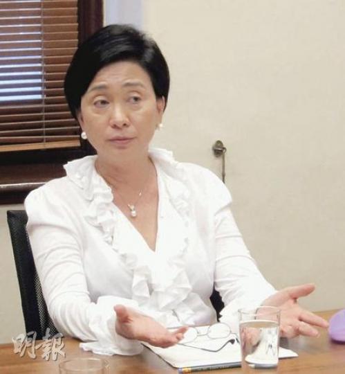 民主黨副主席劉慧卿表示,早於1991年參選立法局,已明言「只做一份工」,不會出選區議會。(陳雪玲攝) 民主黨副主席劉慧卿表示,早於1991年參選立法局,已明言「只做一份工」,不會出選區議會。(陳雪玲攝)