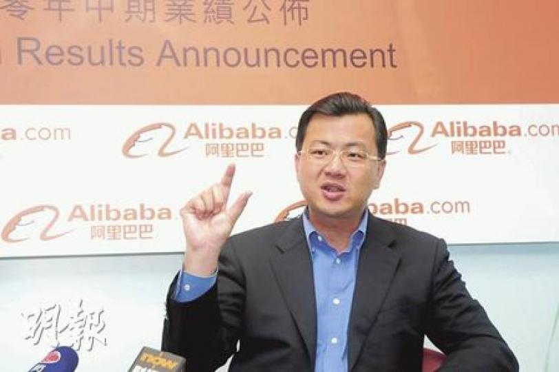 阿里巴巴首席執行官衛哲在記者會上表示,公司與出口相關業務比重,已降至兩成,未來受內地出口增速放緩的影響小。(張智超攝) 阿里巴巴首席執行官衛哲在記者會上表示,公司與出口相關業務比重,已降至兩成,未來受內地出口增速放緩的影響小。(張智超攝)