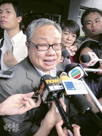 全國政協常委陳永棋昨日透露,絕大部分政協都支持復建適量居屋,又稱會上沒有人要求曾蔭權重推《基本法》23條立法。(何曉勤攝)政協常委郭炳湘認為政府應慎重考慮復建居屋問題,因有關政策是由納稅人津貼置業,卻只有小部分人受惠。(何曉勤攝) 全國政協常委陳永棋昨日透露,絕大部分政協都支持復建適量居屋,又稱會上沒有人要求曾蔭權重推《基本法》23條立法。(何曉勤攝)政協常委郭炳湘認為政府應慎重考慮復建居屋問題,因有關政策是由納稅人津貼置業,卻只有小部分人受惠。(何曉勤攝)