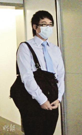 20歲被告葉文俊昨否認強姦13歲女童X受審,審訊期間獲准保釋。(陳穎鏇攝) 20歲被告葉文俊昨否認強姦13歲女童X受審,審訊期間獲准保釋。(陳穎鏇攝)
