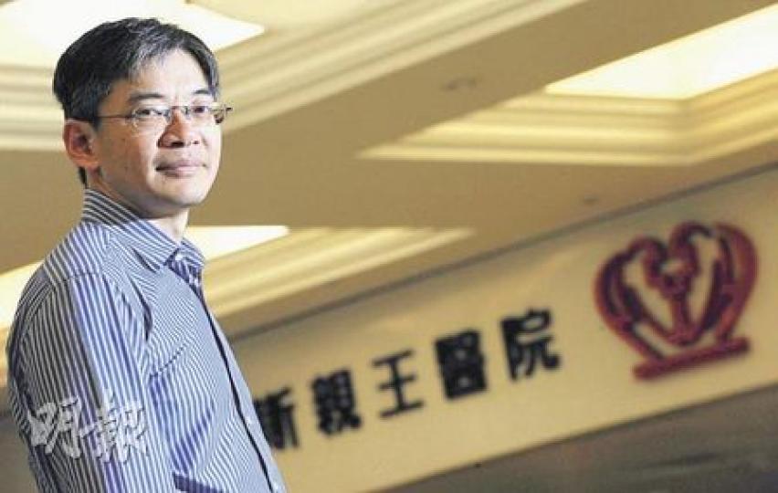 資深外科醫生兼立法會醫學界議員梁家騮(圖)決定離開工作多年的威爾斯醫院,轉為私家醫生,但與醫管局之醫生假日工作補償官司仍會打下去。(劉焌陶攝) 資深外科醫生兼立法會醫學界議員梁家騮(圖)決定離開工作多年的威爾斯醫院,轉為私家醫生,但與醫管局之醫生假日工作補償官司仍會打下去。(劉焌陶攝)