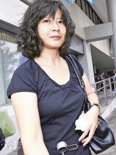 陳瑞光被裁定死因不明,但遺孀伍美玲(圖)強調裁判官指其父並非死於自然。(李紹昌攝)事主溫劍峰遺孀黃小嫚(圖)天天到庭,表示未籌備民事索償將與律師商討。(李紹昌攝)關美華親弟關志強(圖)未待聆訊結束已離庭。他表示會與律師商議入稟索償。(李紹昌攝)歐化藥業總經理李漢光裁決後在庭外向事主家屬致以深切慰問,並向政府部門道歉。(李紹昌攝) 陳瑞光被裁定死因不明,但遺孀伍美玲(圖)強調裁判官指其父並非死於自然。(李紹昌攝)事主溫劍峰遺孀黃小嫚(圖)天天到庭,表示未籌備民事索償將與律師商討。(李紹昌攝)關美華親弟關志強(圖)未待聆訊結束已離庭。他表示會與律師商議入稟索償。(李紹昌攝)歐化藥業總經理李漢光裁決後在庭外向事主家屬致以深切慰問,並向政府部門道歉。(李紹昌攝)