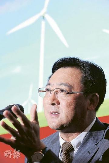 龍源電力總經理謝長軍昨於記者會上稱, 公司於南非及美國項目有望年內開工建設,明年將陸續投產。(劉焌陶攝) 龍源電力總經理謝長軍昨於記者會上稱, 公司於南非及美國項目有望年內開工建設,明年將陸續投產。(劉焌陶攝)
