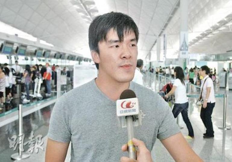 港人莫先生稱,曾致電航空公司查詢取消機票,但因未能接通,昨日便與友人照計劃繼續往赴菲律賓宿霧行程。(蔡方山攝) 港人莫先生稱,曾致電航空公司查詢取消機票,但因未能接通,昨日便與友人照計劃繼續往赴菲律賓宿霧行程。(蔡方山攝)