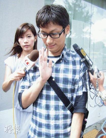 對於裁判官裁定母親死於意外,死者兒子張浩明未有任何回應。(陳穎鏇攝) 對於裁判官裁定母親死於意外,死者兒子張浩明未有任何回應。(陳穎鏇攝)