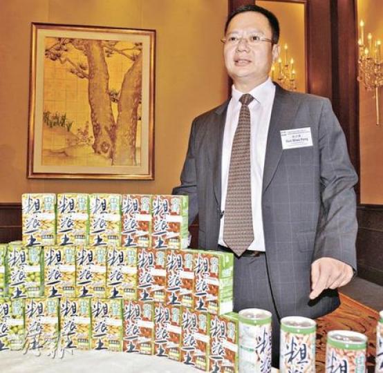 中國綠色大股東兼主席孫少鋒昨於記者會上,為延期公布業績向投資者致歉,並表示未來會加強企業內部管理。(劉焌陶攝) 中國綠色大股東兼主席孫少鋒昨於記者會上,為延期公布業績向投資者致歉,並表示未來會加強企業內部管理。(劉焌陶攝)