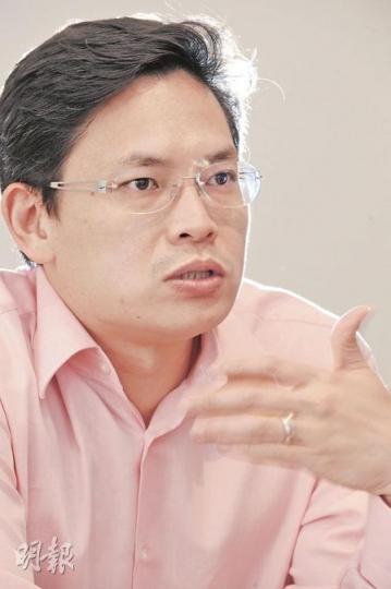 外圍經濟增長存在隱憂,姚鴻耀認為,現階段宜選前景相對穩定的中港消費股。(劉焌陶攝) 外圍經濟增長存在隱憂,姚鴻耀認為,現階段宜選前景相對穩定的中港消費股。(劉焌陶攝)
