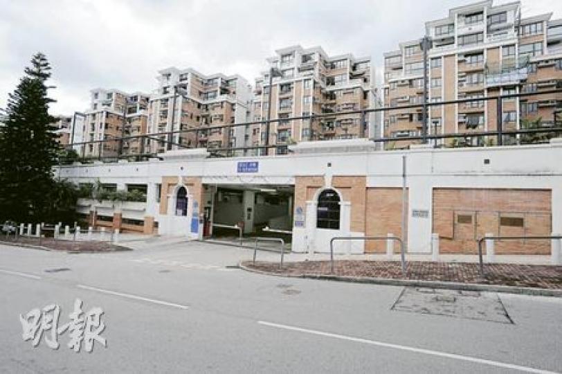 經濟持續向好,買車需求急升,更不遜色於物業市場,加上有投資者入市,更令近年車位價值水漲船高。早前會德豐地產上月初再拆售九龍塘又一居的車位。(尹錦恩攝) 經濟持續向好,買車需求急升,更不遜色於物業市場,加上有投資者入市,更令近年車位價值水漲船高。早前會德豐地產上月初再拆售九龍塘又一居的車位。(尹錦恩攝)