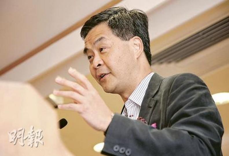 行政會議召集人梁振英昨回應民主黨的住屋建議說﹕「任何涉及補貼性質的房屋供應計劃需考慮清楚,既要滿足市民需求,亦要避免衝擊市場。」(陳智良攝) 行政會議召集人梁振英昨回應民主黨的住屋建議說﹕「任何涉及補貼性質的房屋供應計劃需考慮清楚,既要滿足市民需求,亦要避免衝擊市場。」(陳智良攝)