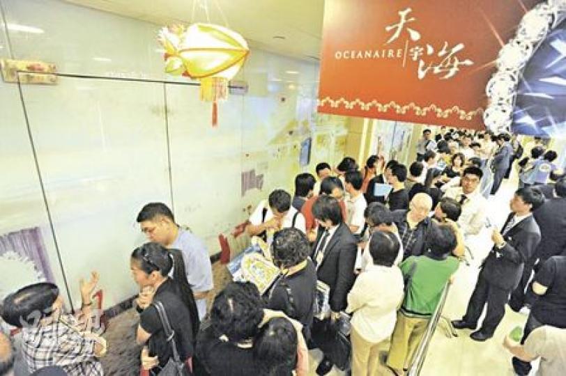 天宇海開放示範單位,睇樓客絡繹不絕。(尹錦恩攝) 天宇海開放示範單位,睇樓客絡繹不絕。(尹錦恩攝)