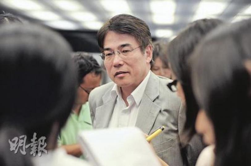教聯會主席黃均瑜認為,政府長遠需要檢討師生比例,增加自願縮班誘因。(何家達攝) 教聯會主席黃均瑜認為,政府長遠需要檢討師生比例,增加自願縮班誘因。(何家達攝)