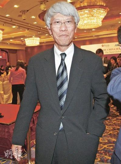 昨天出席亞洲協會講座的前金管局總裁任志剛認為,加入以人民幣作為新股上市的計價貨幣,可助穩定港元的波動性,避免以往在大型招股時出現的大幅波動。(李紹昌攝) 昨天出席亞洲協會講座的前金管局總裁任志剛認為,加入以人民幣作為新股上市的計價貨幣,可助穩定港元的波動性,避免以往在大型招股時出現的大幅波動。(李紹昌攝)