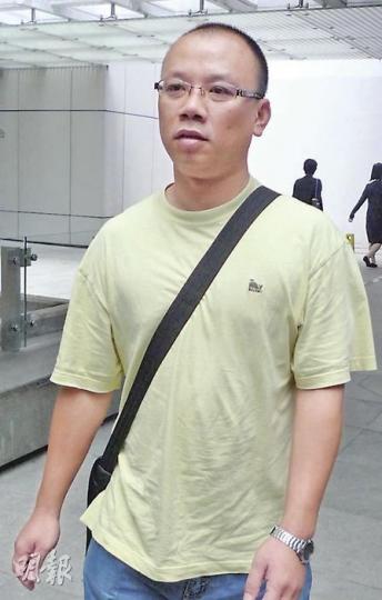 事主前夫陸偉杰(圖)指事主案發日凌晨5時許、即遇害前曾來電,沒有提及吵架原因,又指被告曾睡覺。但被告證供卻指事主回家後一直吵架,直至行兇。 (何偉畧攝) 事主前夫陸偉杰(圖)指事主案發日凌晨5時許、即遇害前曾來電,沒有提及吵架原因,又指被告曾睡覺。但被告證供卻指事主回家後一直吵架,直至行兇。 (何偉畧攝)