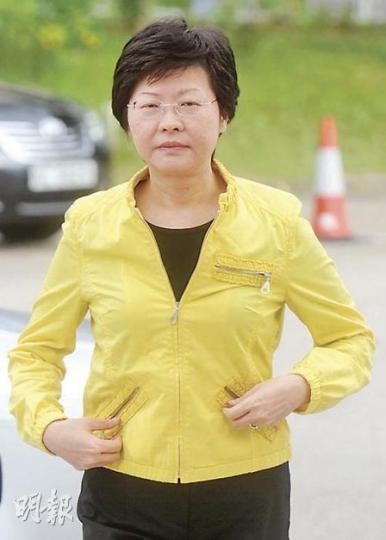 發展局長林鄭月娥否認「放生」發展商,她透露,地產建設商會曾要求當局保證只要已補地價的土地,便不受新的發水限制,但她斷然拒絕。(尹錦恩攝) 發展局長林鄭月娥否認「放生」發展商,她透露,地產建設商會曾要求當局保證只要已補地價的土地,便不受新的發水限制,但她斷然拒絕。(尹錦恩攝)