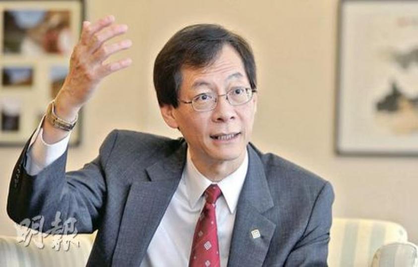 理大唐偉章談知識轉移﹕大學從事研究,應該將研究成果回饋社會,因此大學必須將知識轉移至工商界,再作廣泛應用,由於研究主要由納稅人資助,未來有必要增加知識轉移的透明度以及改善有關做法,以便向社會大眾有所交代。(尹錦恩攝) 理大唐偉章談知識轉移﹕大學從事研究,應該將研究成果回饋社會,因此大學必須將知識轉移至工商界,再作廣泛應用,由於研究主要由納稅人資助,未來有必要增加知識轉移的透明度以及改善有關做法,以便向社會大眾有所交代。(尹錦恩攝)