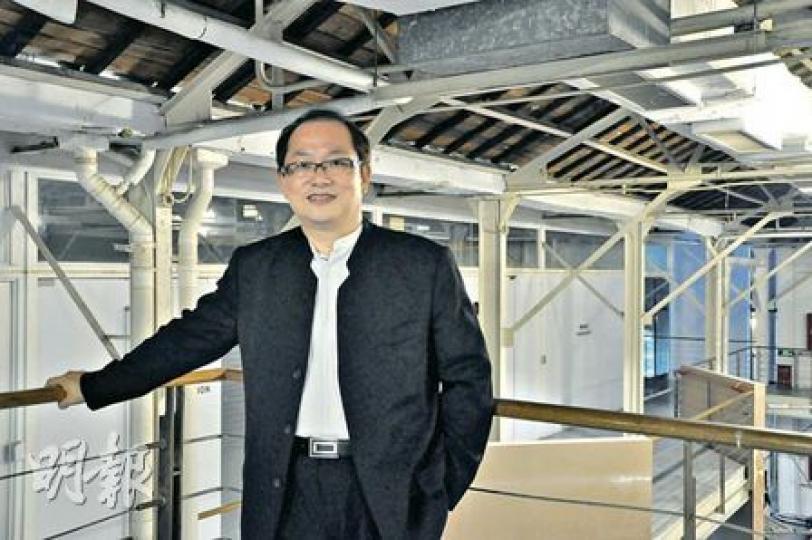 時尚生活中心集團總裁黃瀚泓,將在上海虹橋區發展住宅水都南岸,興建500幢獨立屋,並會招攬創意文化人成為住戶,營造該區為創意空間。(陳健佳攝) 時尚生活中心集團總裁黃瀚泓,將在上海虹橋區發展住宅水都南岸,興建500幢獨立屋,並會招攬創意文化人成為住戶,營造該區為創意空間。(陳健佳攝)